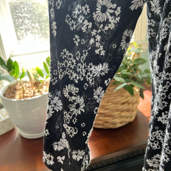 Old Navy Peasant Blouse - Picture 5 of 12